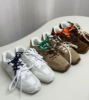 Sneakers M